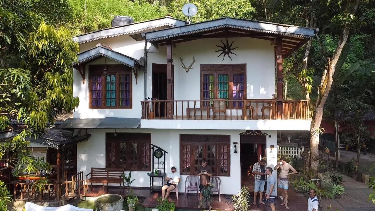 Villa25 Homestay Free Pick Up From The Centre Канди Экстерьер фото
